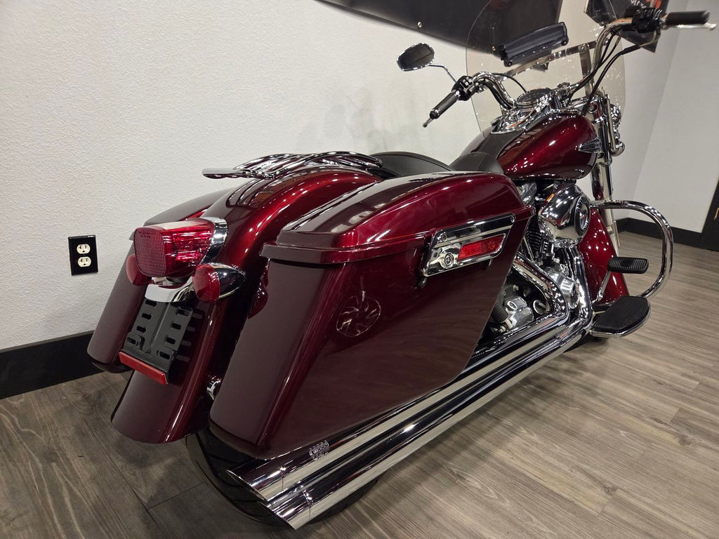 2015 Harley-Davidson FLD Switchback