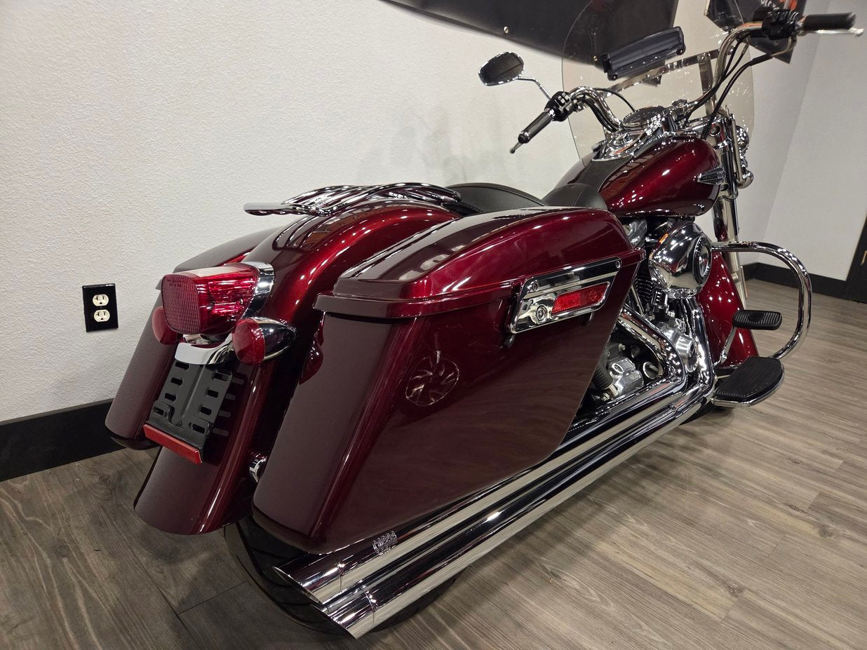 2015 Harley-Davidson FLD Switchback