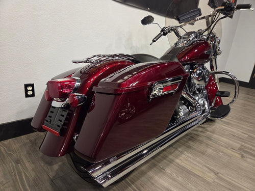 2015 Harley-Davidson FLD Switchback