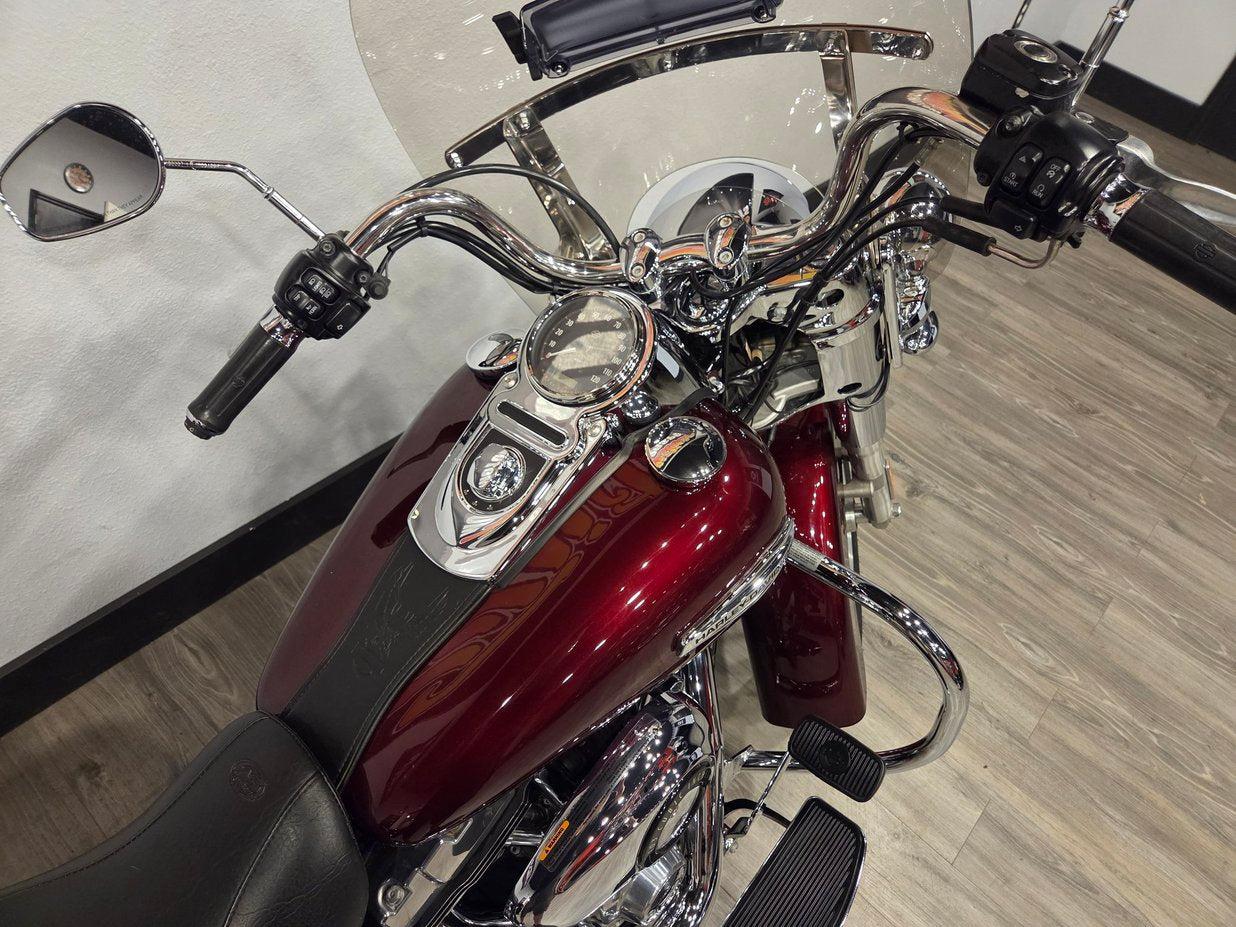 2015 Harley-Davidson FLD Switchback